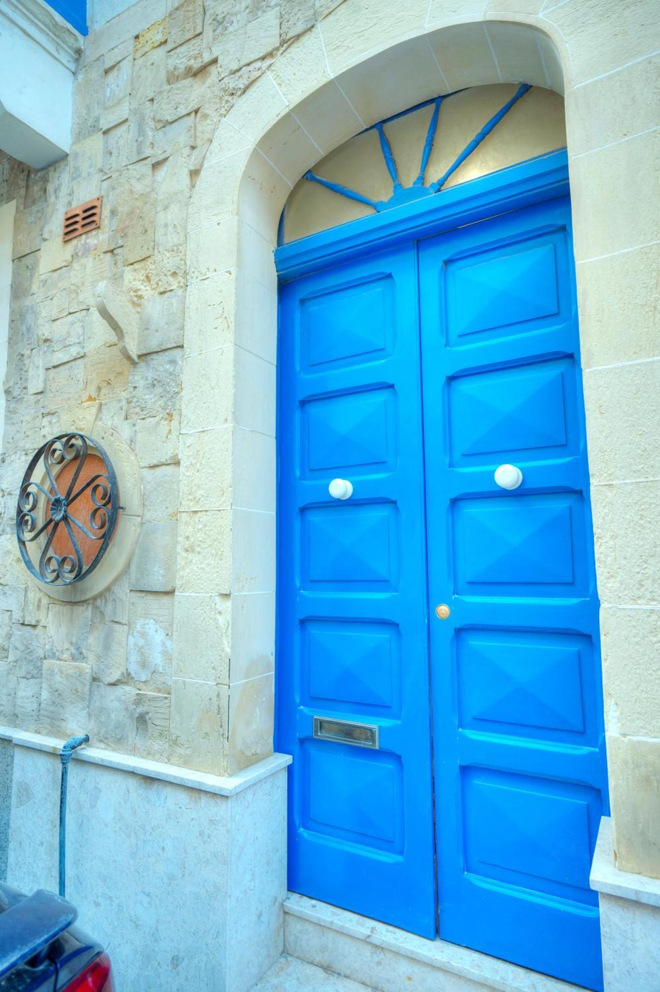Seaview Sliema 30 Seconds To High Street & Ferry, 2X Double En-Suite Bedrooms, Modern Whole Traditional Townhouse, Kitchen, Living Area, & Roof Terrace Dış mekan fotoğraf