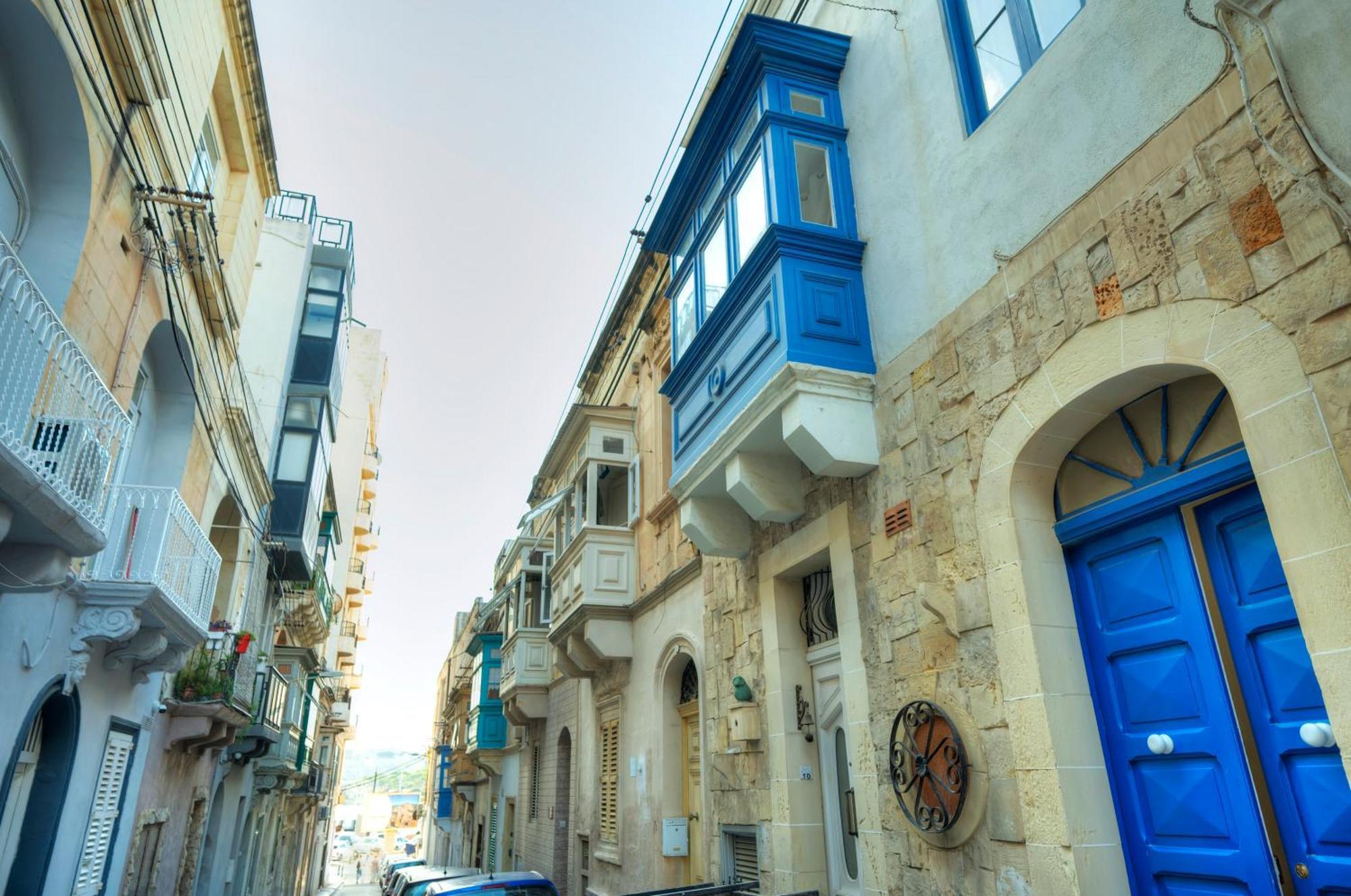 Seaview Sliema 30 Seconds To High Street & Ferry, 2X Double En-Suite Bedrooms, Modern Whole Traditional Townhouse, Kitchen, Living Area, & Roof Terrace Dış mekan fotoğraf