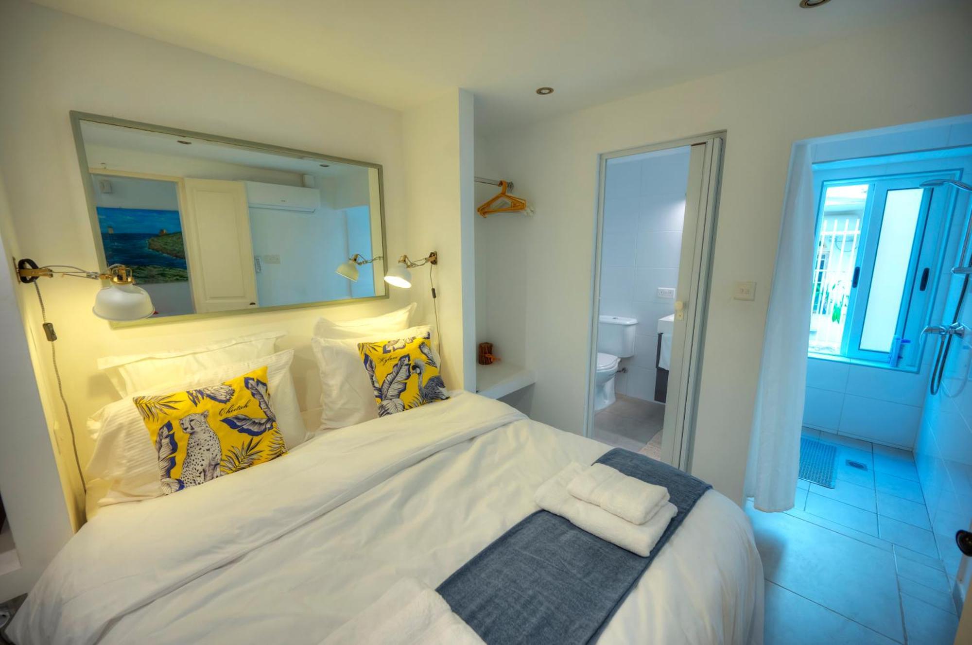 Seaview Sliema 30 Seconds To High Street & Ferry, 2X Double En-Suite Bedrooms, Modern Whole Traditional Townhouse, Kitchen, Living Area, & Roof Terrace Dış mekan fotoğraf