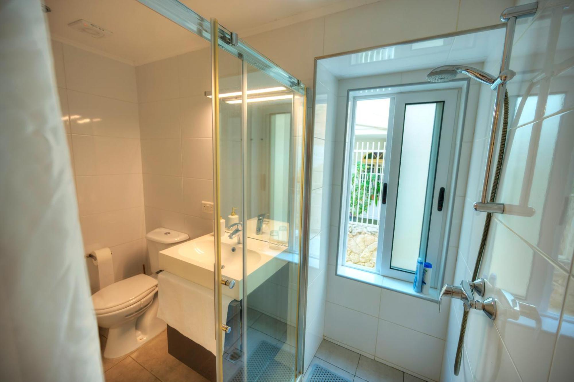 Seaview Sliema 30 Seconds To High Street & Ferry, 2X Double En-Suite Bedrooms, Modern Whole Traditional Townhouse, Kitchen, Living Area, & Roof Terrace Dış mekan fotoğraf
