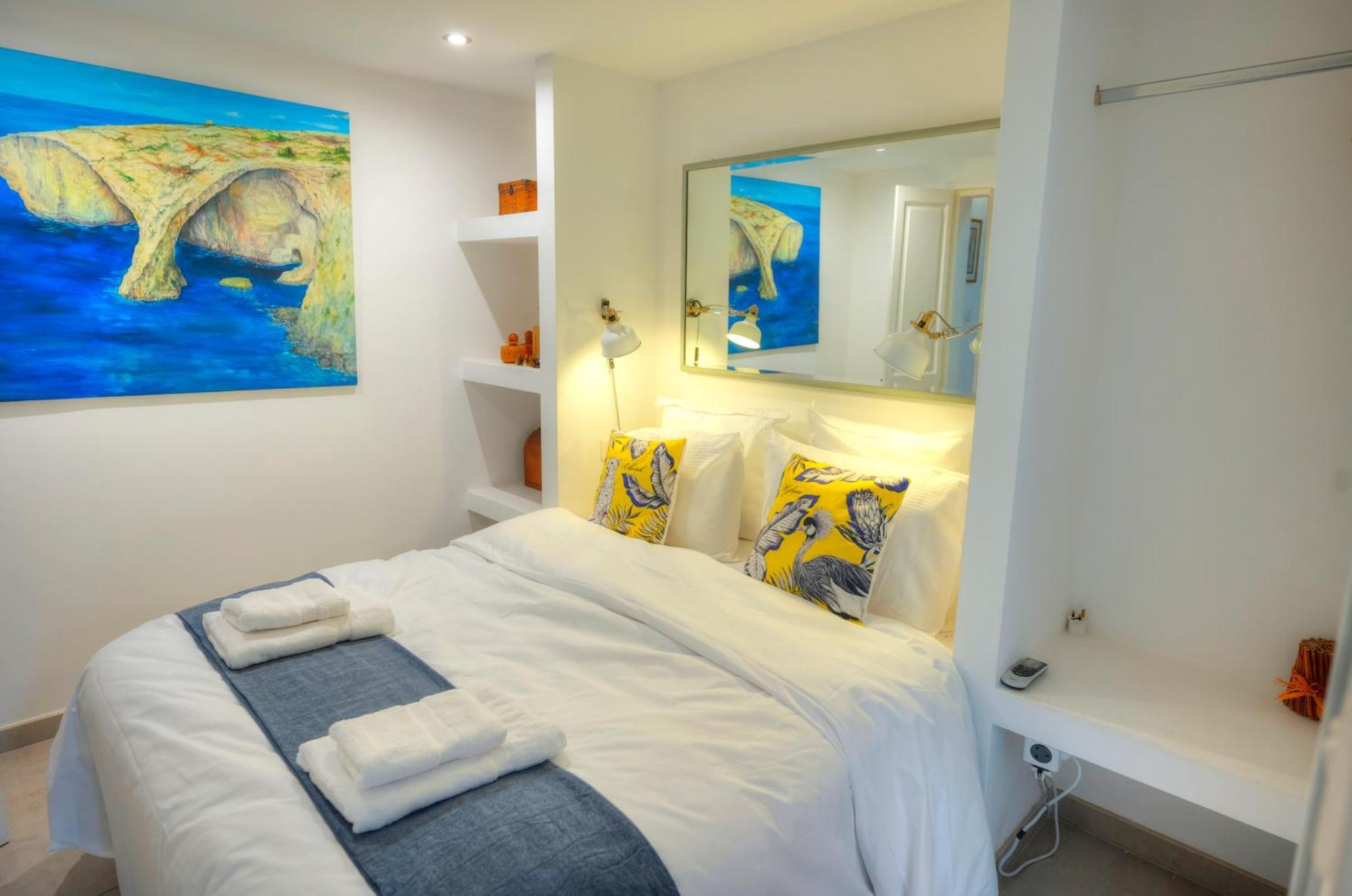 Seaview Sliema 30 Seconds To High Street & Ferry, 2X Double En-Suite Bedrooms, Modern Whole Traditional Townhouse, Kitchen, Living Area, & Roof Terrace Dış mekan fotoğraf