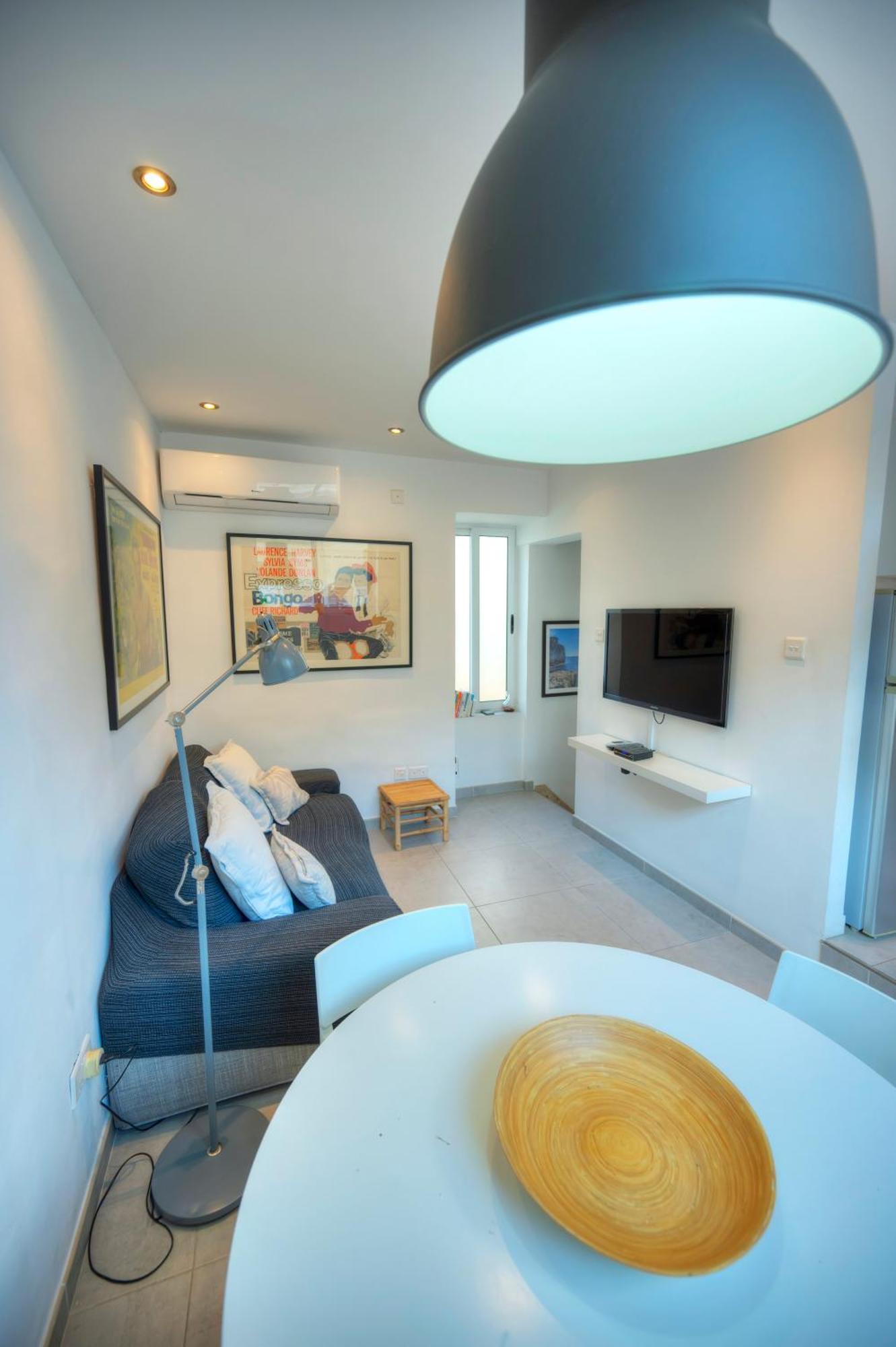 Seaview Sliema 30 Seconds To High Street & Ferry, 2X Double En-Suite Bedrooms, Modern Whole Traditional Townhouse, Kitchen, Living Area, & Roof Terrace Dış mekan fotoğraf